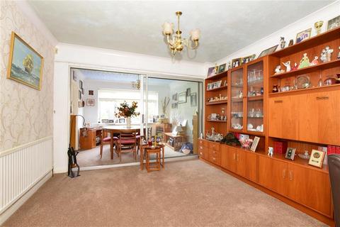 12 Caernarvon Close, Hornchurch, RM11 3QL