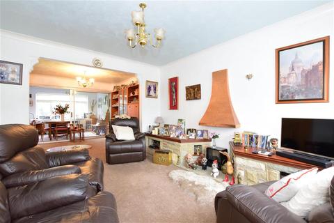 12 Caernarvon Close, Hornchurch, RM11 3QL