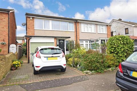 12 Caernarvon Close, Hornchurch, RM11 3QL