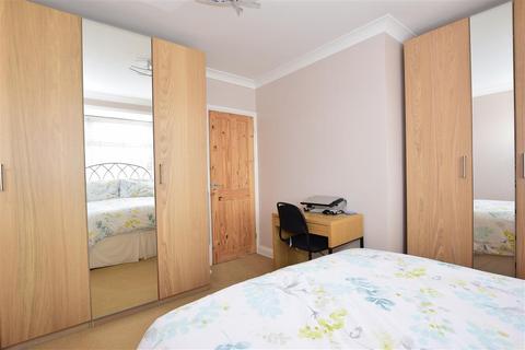 17 Castleton Avenue, Bexleyheath, DA7 6QT
