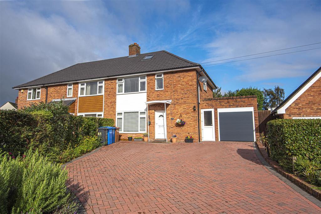 Lincoln Croft, Shenstone, Lichfield 3 bed semidetached house £375,000