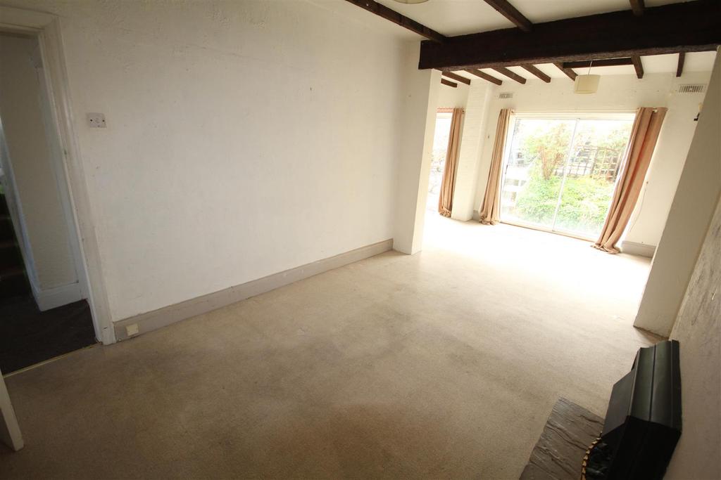 Nant Y Glyn Avenue, Colwyn Bay 3 bed semidetached house £145,950