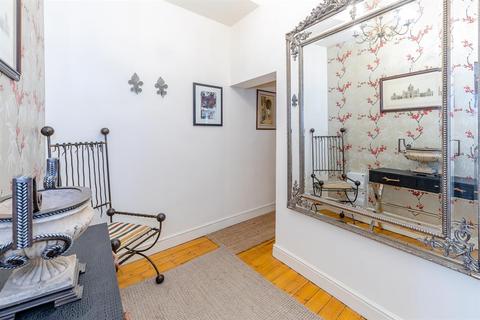 Flat 1, 14 Low Ousegate, York, YO1 9QU