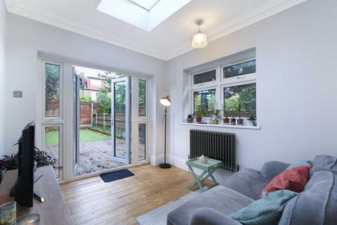 20 Leasowes Road, London, E10 7BE