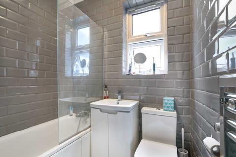 20 Leasowes Road, London, E10 7BE