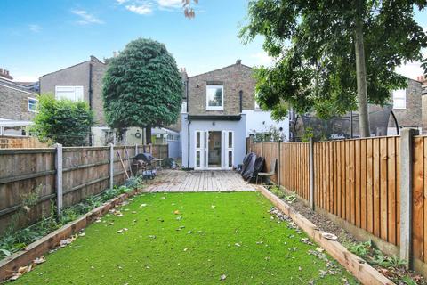 20 Leasowes Road, London, E10 7BE