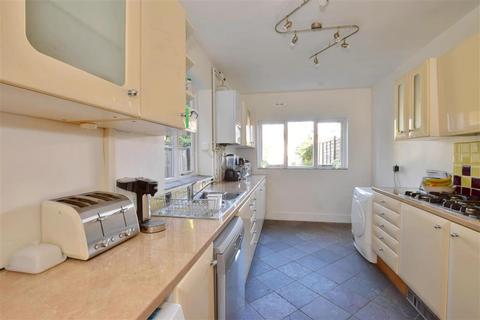 24 Ashburnham Road, Tonbridge, TN10 3DU