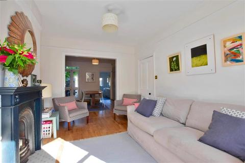 24 Ashburnham Road, Tonbridge, TN10 3DU