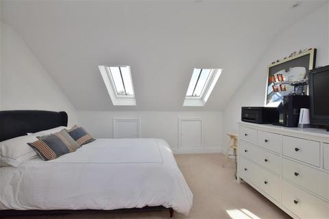 24 Ashburnham Road, Tonbridge, TN10 3DU