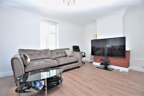 40 Adomar Road, Dagenham, RM8 3LR