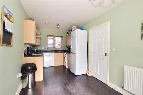 23 Broadview Close, Kingsnorth, Ashford, TN25 7AQ