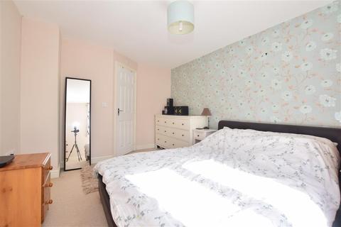 23 Broadview Close, Kingsnorth, Ashford, TN25 7AQ