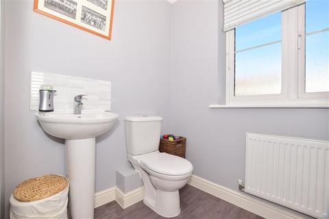 23 Broadview Close, Kingsnorth, Ashford, TN25 7AQ