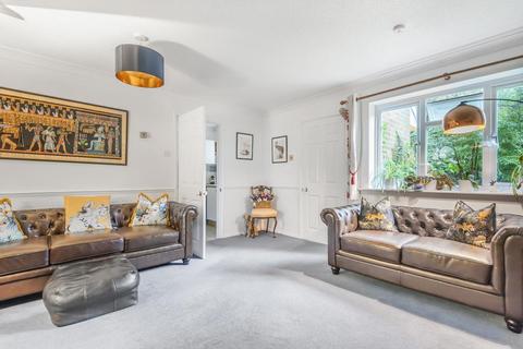 16 Arthur Close, Bagshot, GU19 5QT