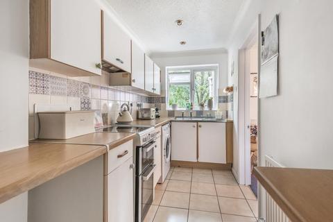 16 Arthur Close, Bagshot, GU19 5QT