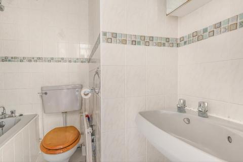 16 Arthur Close, Bagshot, GU19 5QT