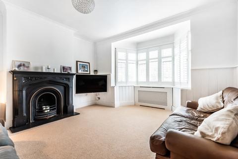 53 Weigall Road, London, SE12 8HG