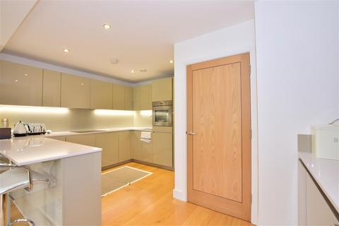 6 Mowbray Close, Epping, CM16 5AZ