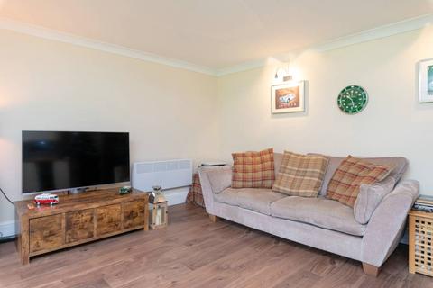 121/18 Comiston Drive, Edinburgh, EH10 5QU