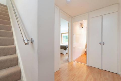 121/18 Comiston Drive, Edinburgh, EH10 5QU