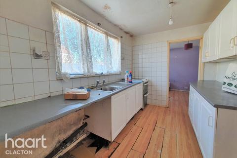 76 Brooklands, Jaywick, Clacton-on-sea, CO15 2JG
