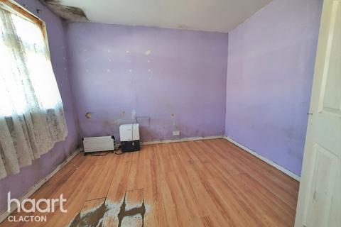76 Brooklands, Jaywick, Clacton-on-sea, CO15 2JG
