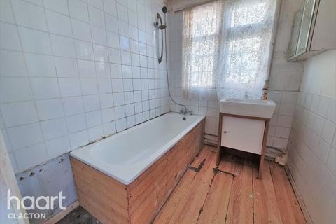 76 Brooklands, Jaywick, Clacton-on-sea, CO15 2JG