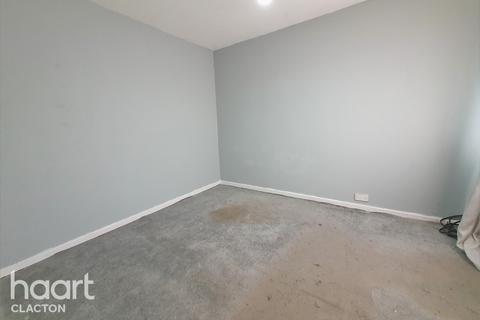 76 Brooklands, Jaywick, Clacton-on-sea, CO15 2JG