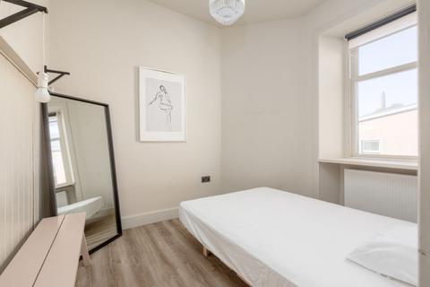 undefined, 96/11 Canongate, Old Town, EH8 8DD