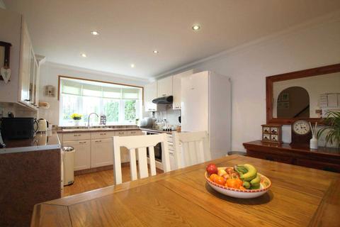 36 Buckingham Drive, Emmer Green, Reading, RG4 8RZ