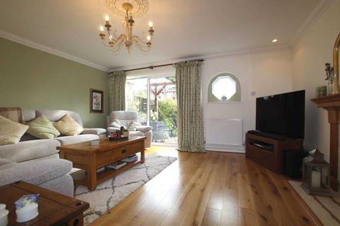 36 Buckingham Drive, Emmer Green, Reading, RG4 8RZ