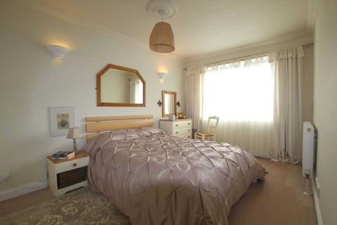 36 Buckingham Drive, Emmer Green, Reading, RG4 8RZ