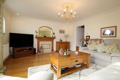 36 Buckingham Drive, Emmer Green, Reading, RG4 8RZ