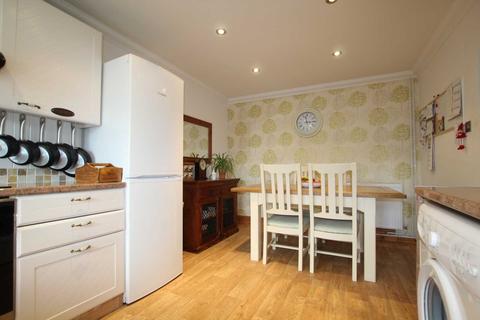 36 Buckingham Drive, Emmer Green, Reading, RG4 8RZ