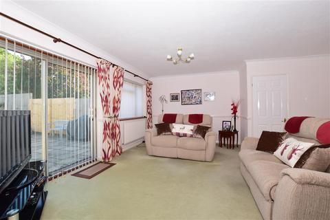 1 Oakapple Close, South Croydon, CR2 9BN