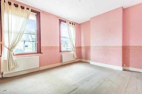 9 Blunts Road, London, SE9 1HX