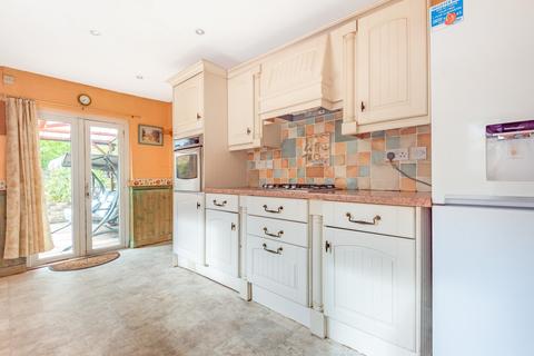 9 Blunts Road, London, SE9 1HX