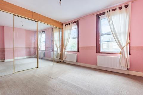 9 Blunts Road, London, SE9 1HX