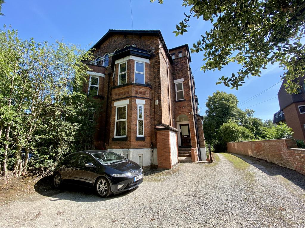 185 Urmston Lane, Manchester, M32 9EH 1 bed flat £595 pcm (£137 pw)