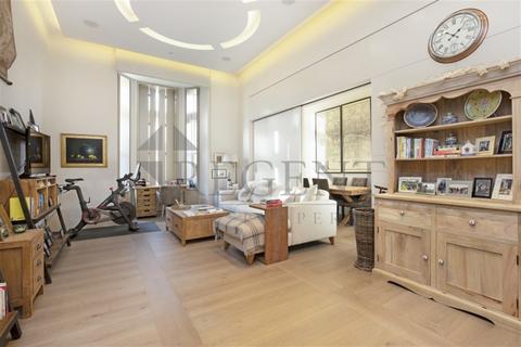 3 bedroom apartment to rent, Pearson Square, Fitzrovia, W1T