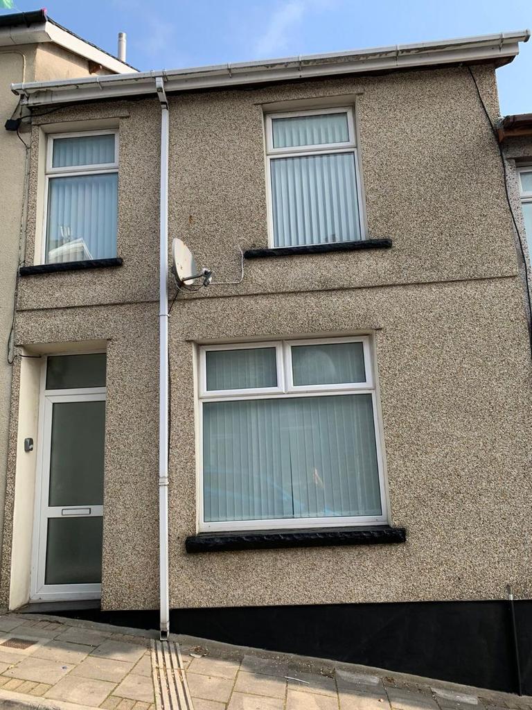 Burns Street, Cwmaman, Aberdare 3 bed terraced house £550 pcm (£127 pw)