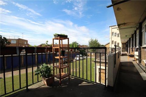 46 Monarch Parade, Mitcham, CR4 3HA
