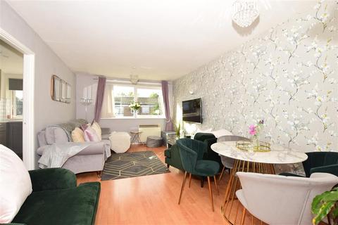 40 Brendans Close, Hornchurch, RM11 3UL