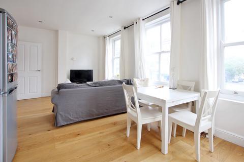 2 bedroom flat to rent, Ropewalk Gardens, London E1 1DD