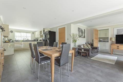 4 Byron Close, Bookham, Leatherhead, KT23 3AD
