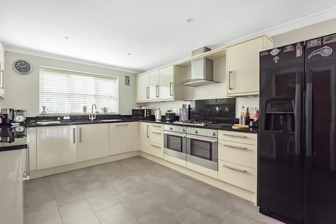 4 Byron Close, Bookham, Leatherhead, KT23 3AD