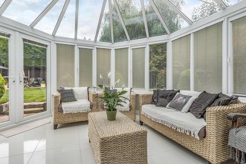 4 Byron Close, Bookham, Leatherhead, KT23 3AD