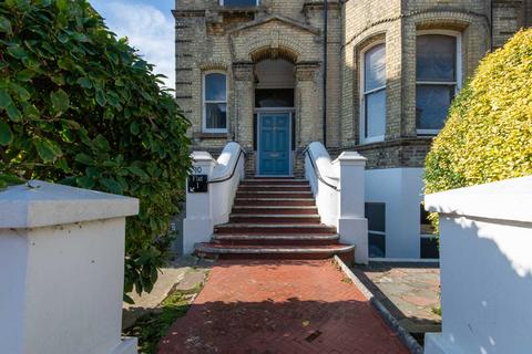 2 bedroom flat to rent, Fourth Avenue, Hove