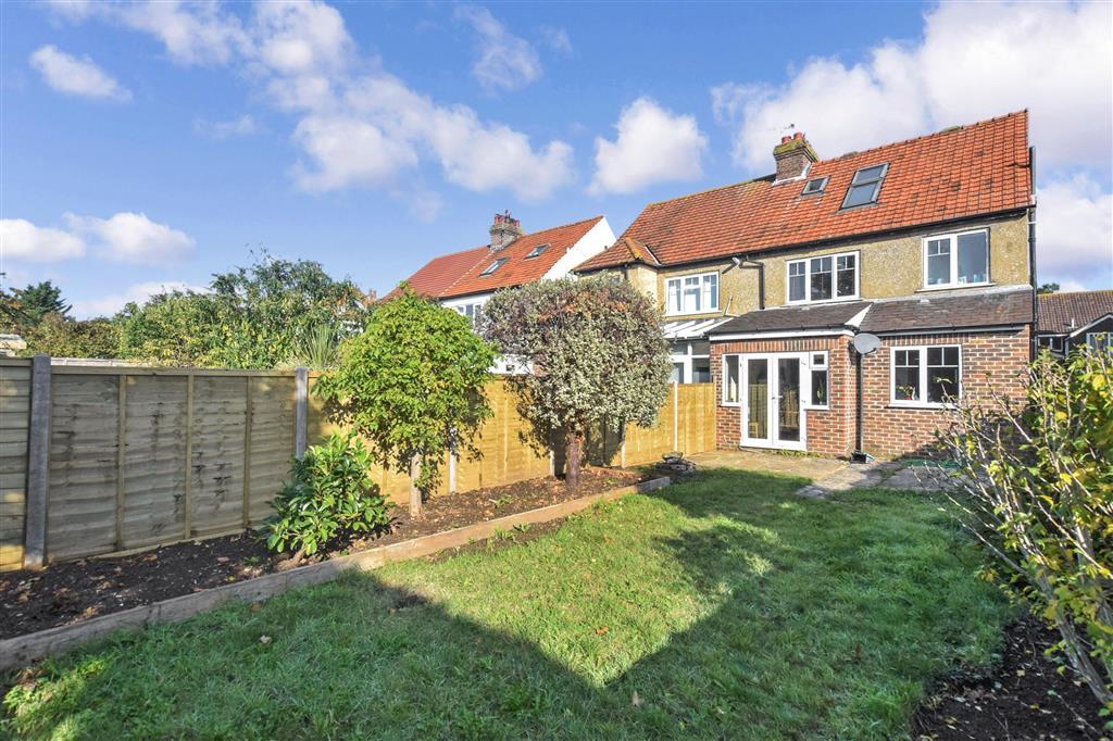 Kingsham Avenue, Chichester, West Sussex 5 bed semidetached house £332,000