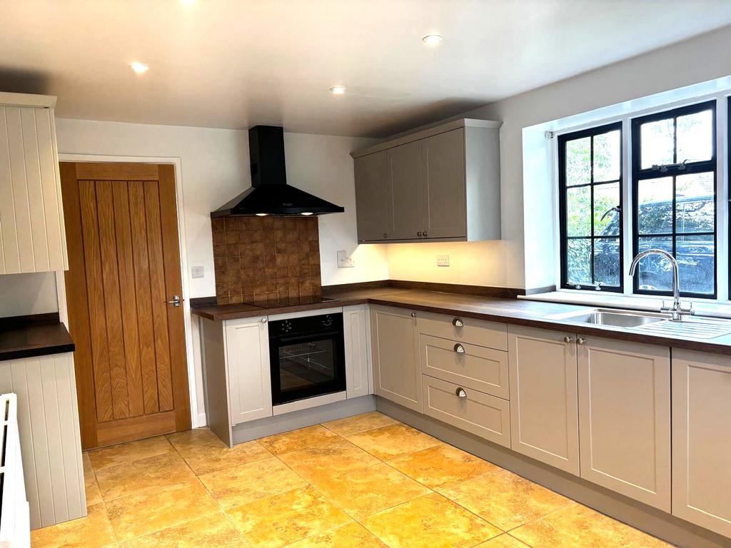 House in CHIPPING CAMPDEN - View 3